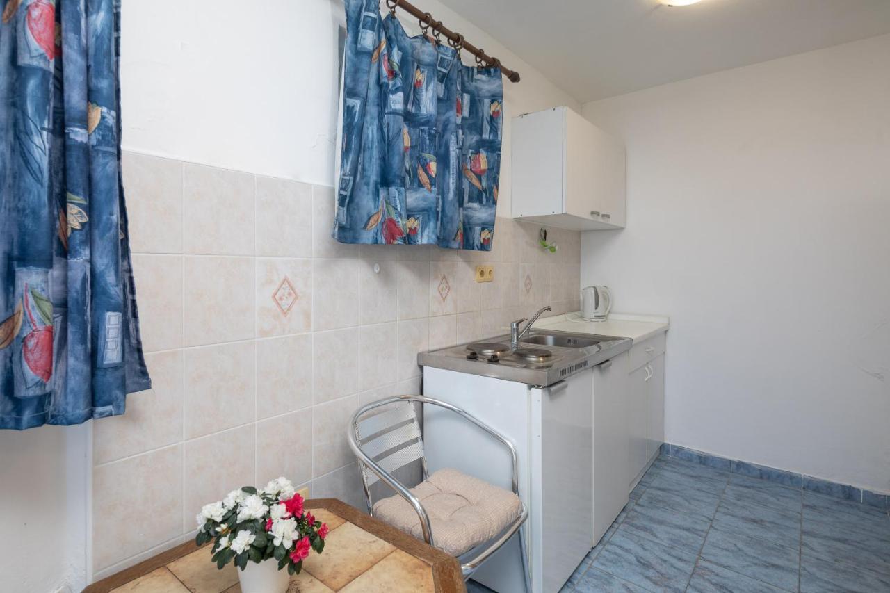Beach Apartments "Bili Cvitak" Duće Exteriör bild