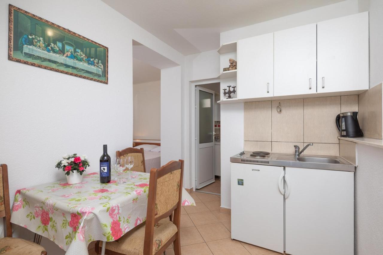 Beach Apartments "Bili Cvitak" Duće Exteriör bild